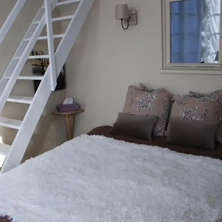 Demeure Des Buis Bed & Breakfast