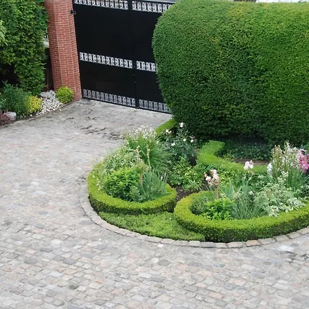 Demeure Des Buis Bed & Breakfast Maroeuil