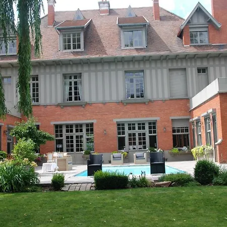 Demeure Des Buis Bed & Breakfast Maroeuil
