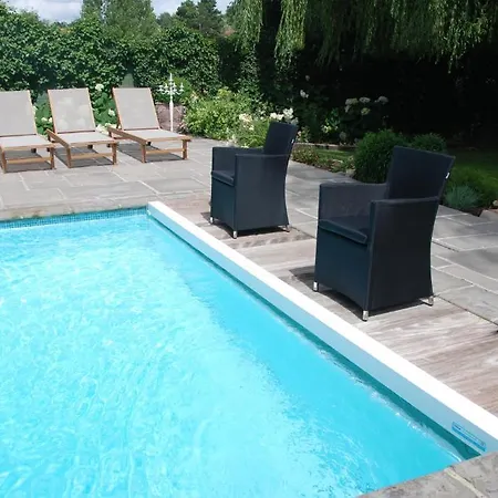 Demeure Des Buis Bed & Breakfast